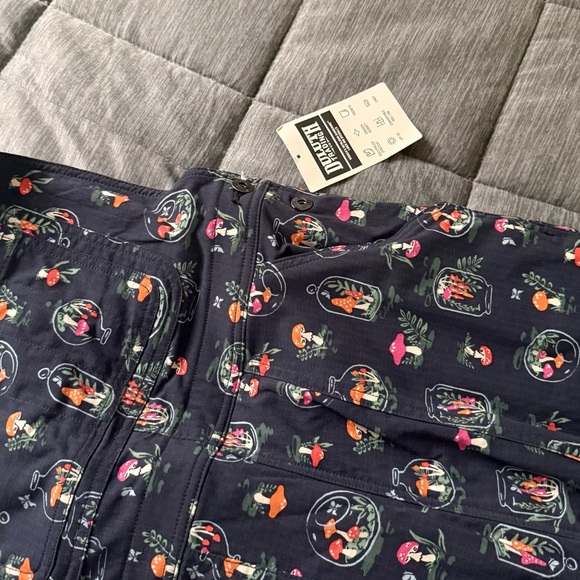 Duluth Trading Co Women's Heirloom Gardening Lined Bib Overalls - Picture 7 of 9